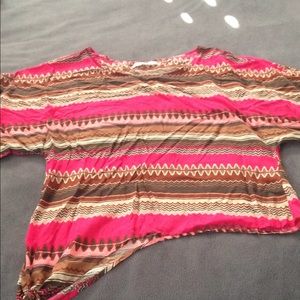 ❤️4 for $20❤️💰 💰💰💰💰Cute Flowy Shirt